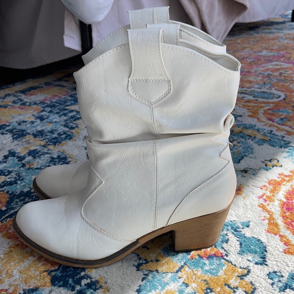 White cowgirl boots